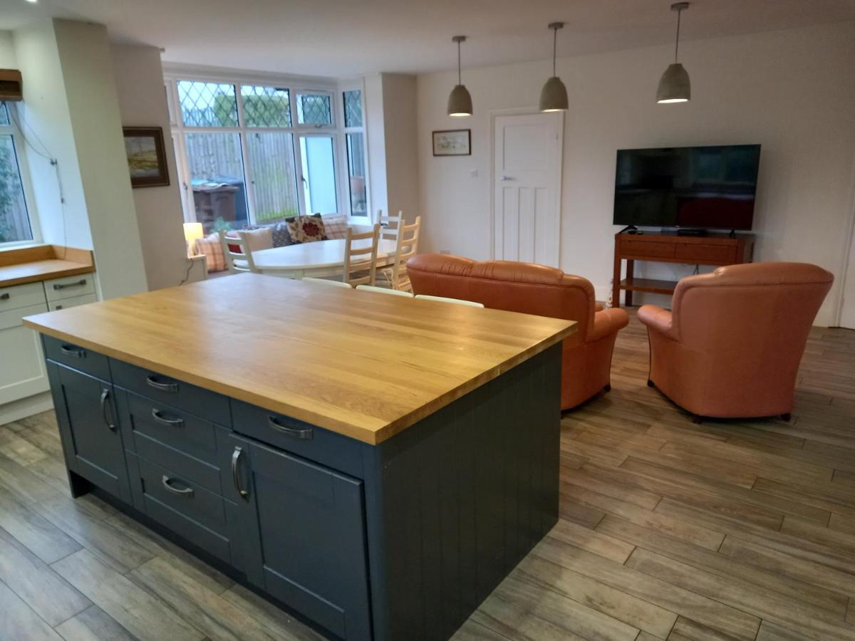 Grange Croft Villa Ben Rhydding Exteriör bild