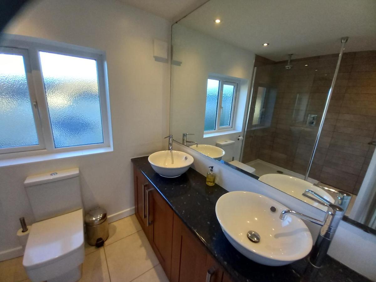 Grange Croft Villa Ben Rhydding Exteriör bild