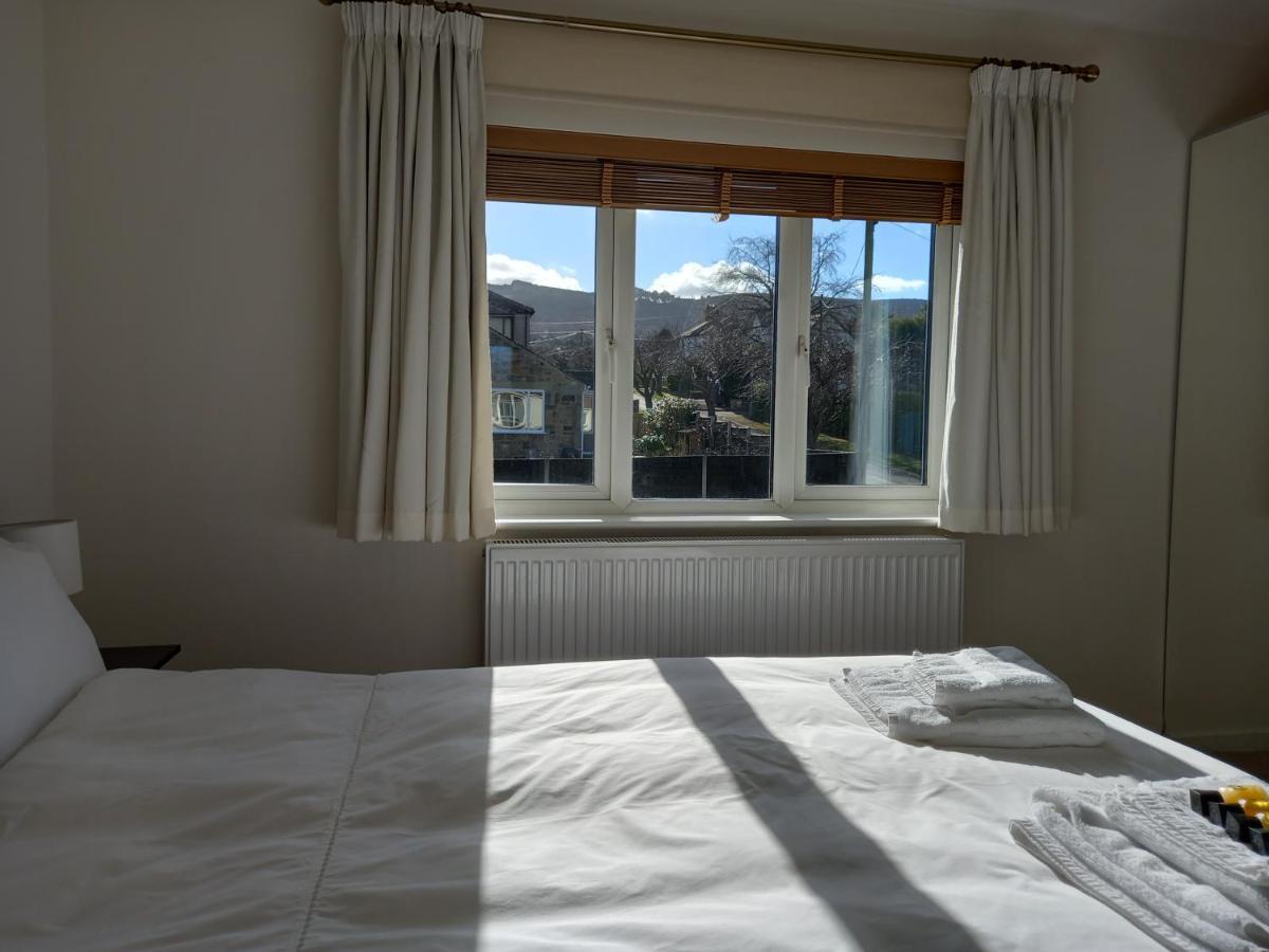 Grange Croft Villa Ben Rhydding Exteriör bild