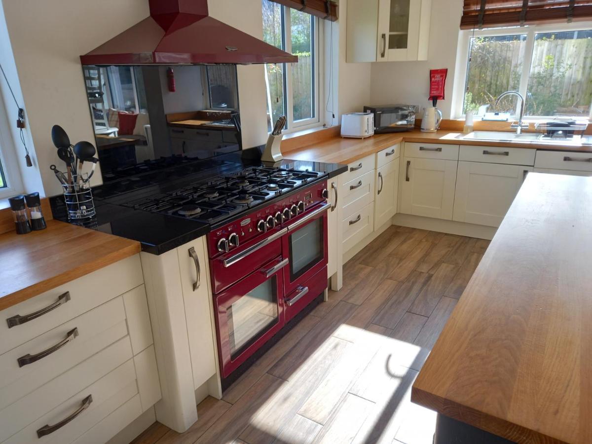 Grange Croft Villa Ben Rhydding Exteriör bild